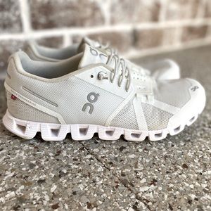 OnClouds Size 9